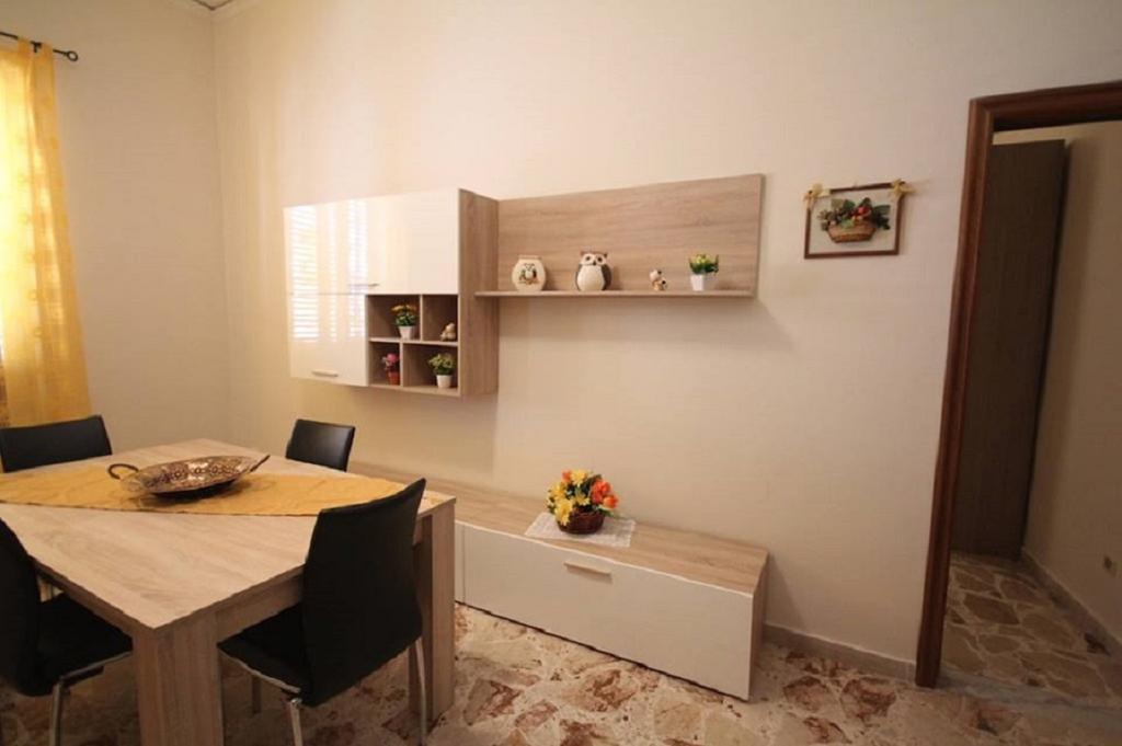 Ferienwohnung Le Tre Rose Di Mary Avola Exterior foto